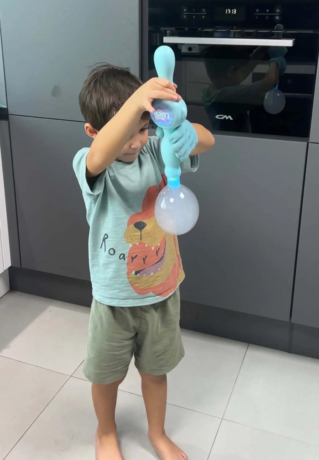 Smoke Bubble Machine , Fun Bubble Toys for Kids. kids fun games, screen free games, family fun time, bubbles time, best kids gift Dubai, best gift for kids Abu dhabi